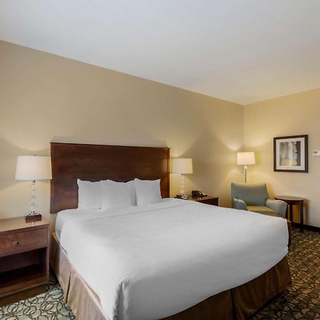 Best Western Plus Walkerton Hotel & Conference Centre Екстериор снимка