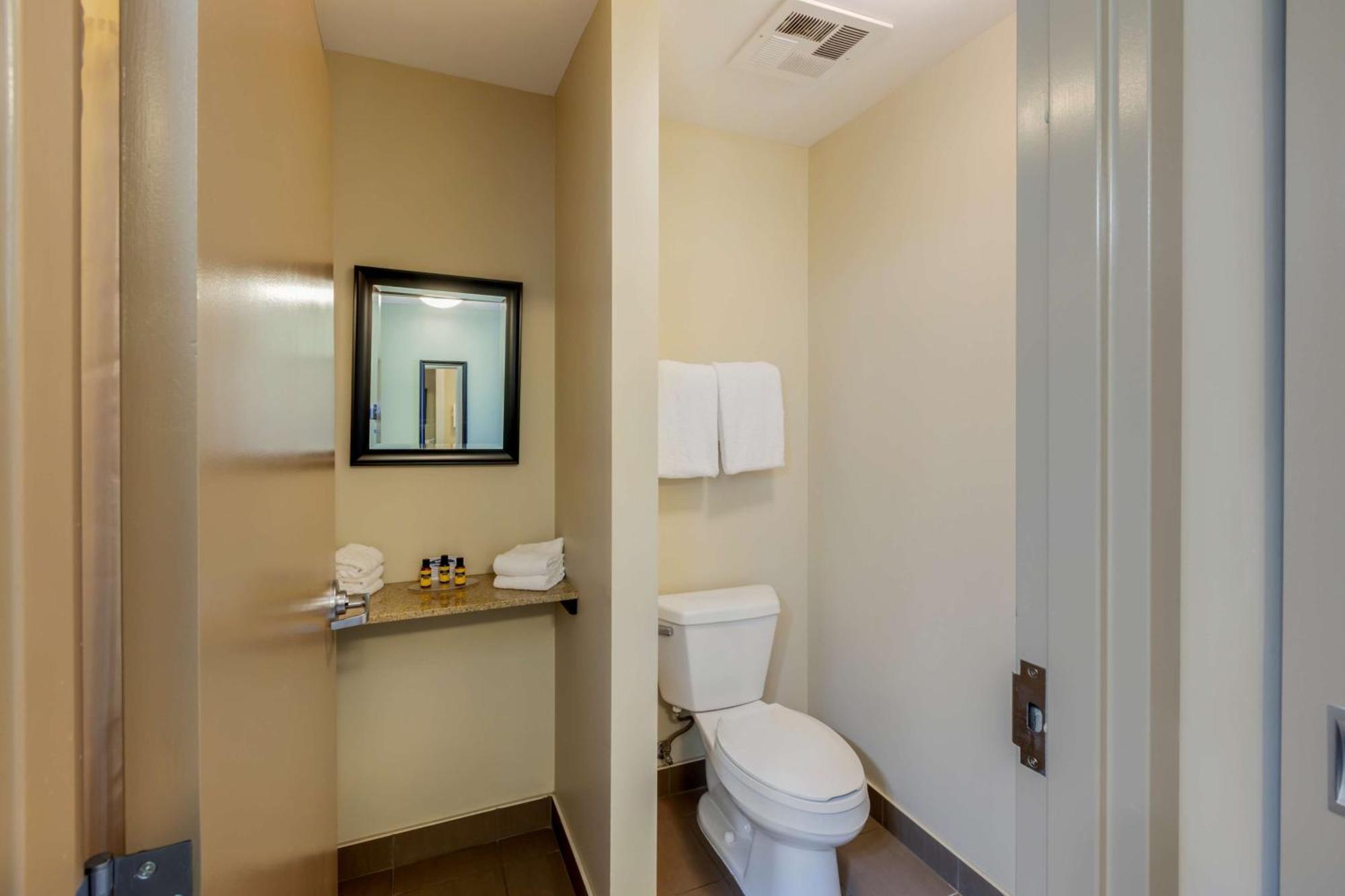 Best Western Plus Walkerton Hotel & Conference Centre Екстериор снимка