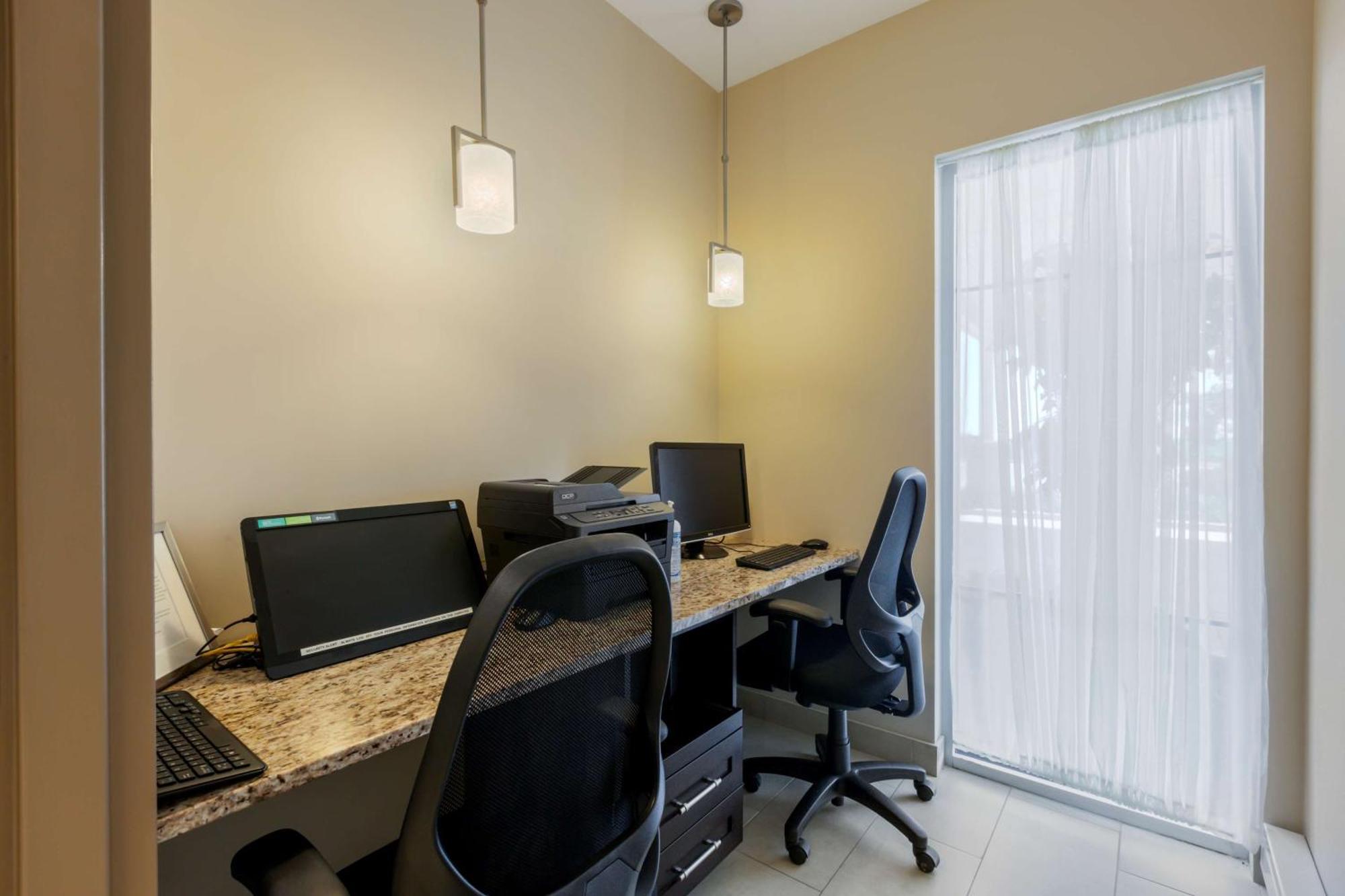 Best Western Plus Walkerton Hotel & Conference Centre Екстериор снимка